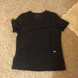 FIGS three-pocket scrub top